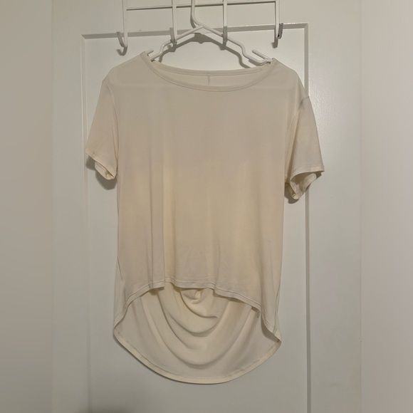 lululemon athletica Tops - Lululemon High-Low Top; Size 4-6; Pristine Condition!